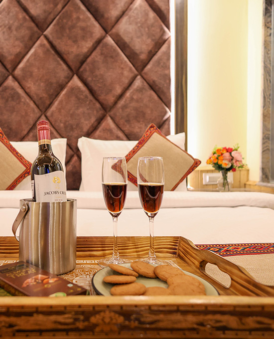 /images/gallery/touchwood_inn_resort_room1